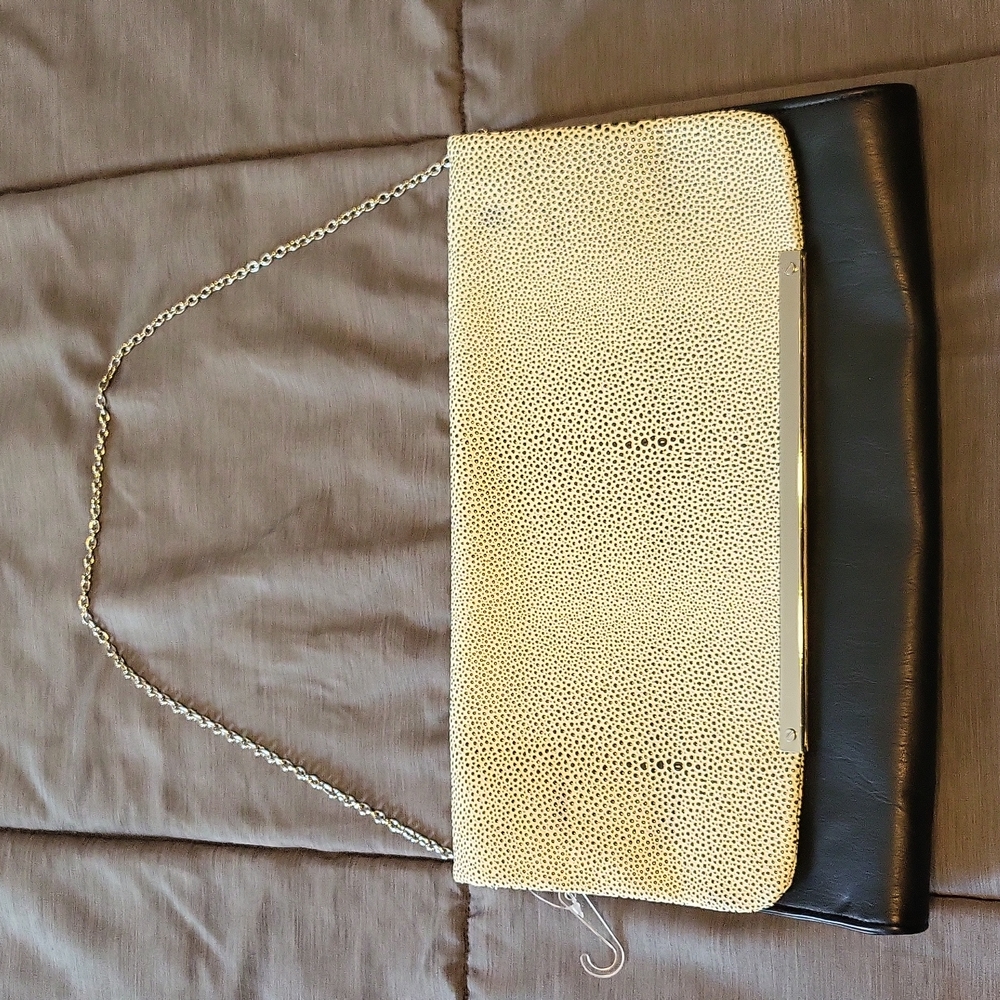 Cute Pebbled Black and Cream Purse